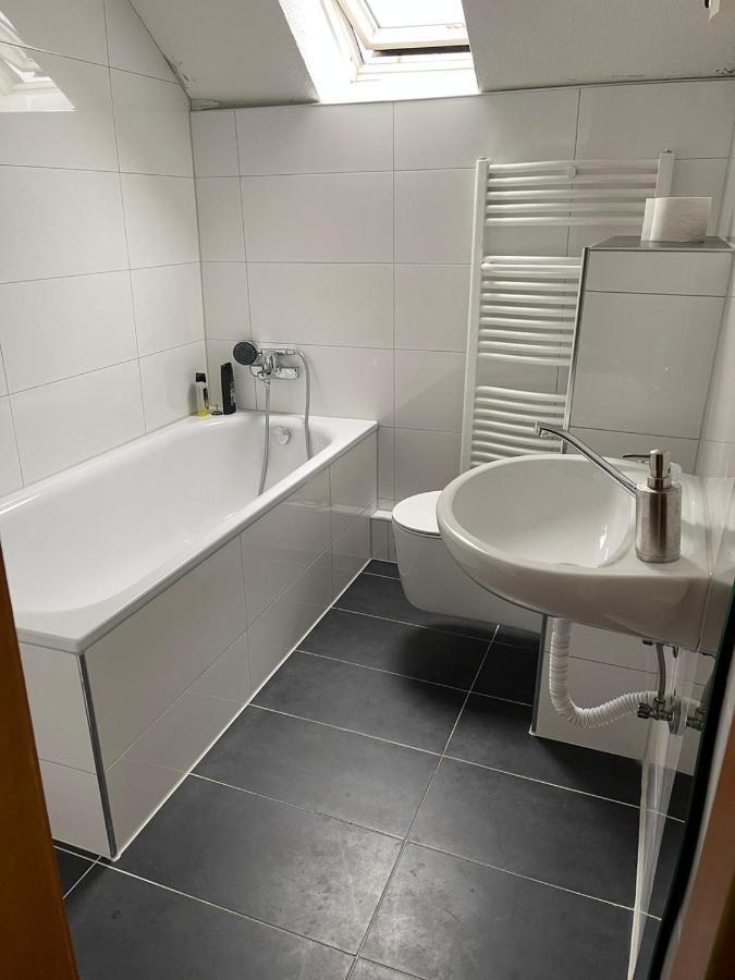 Apartment Bis Zu 8 Einzelbetten Stellplatz Wifi Essen Dış mekan fotoğraf