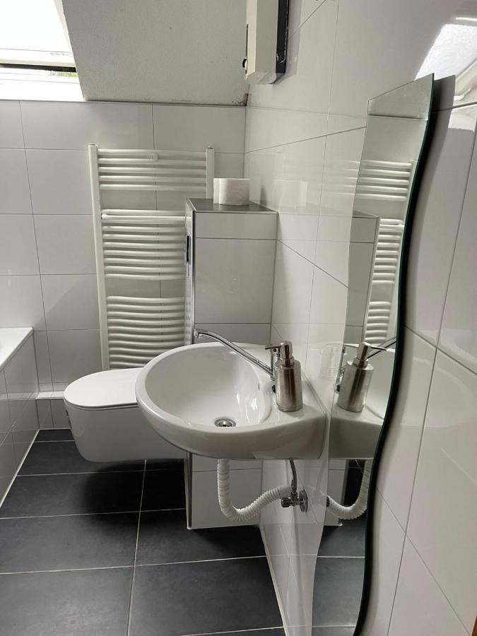 Apartment Bis Zu 8 Einzelbetten Stellplatz Wifi Essen Dış mekan fotoğraf